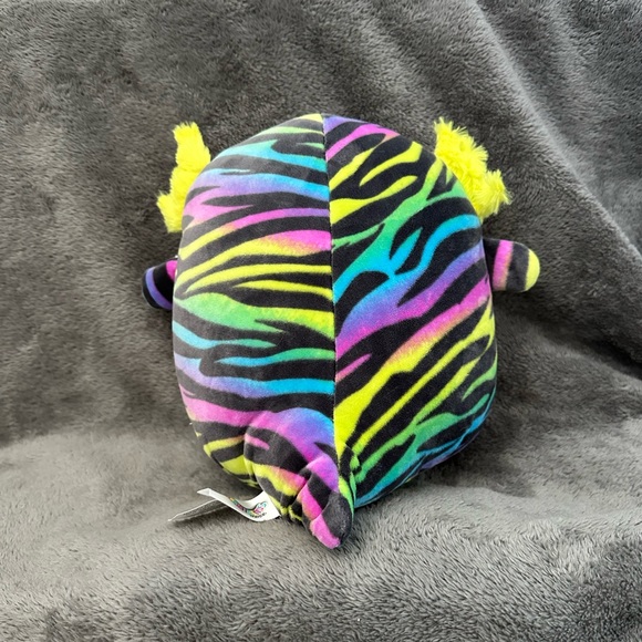 Gawa 8” Squishmallow Axolotl (Mystery Bag Scented) - Picture 4 of 4